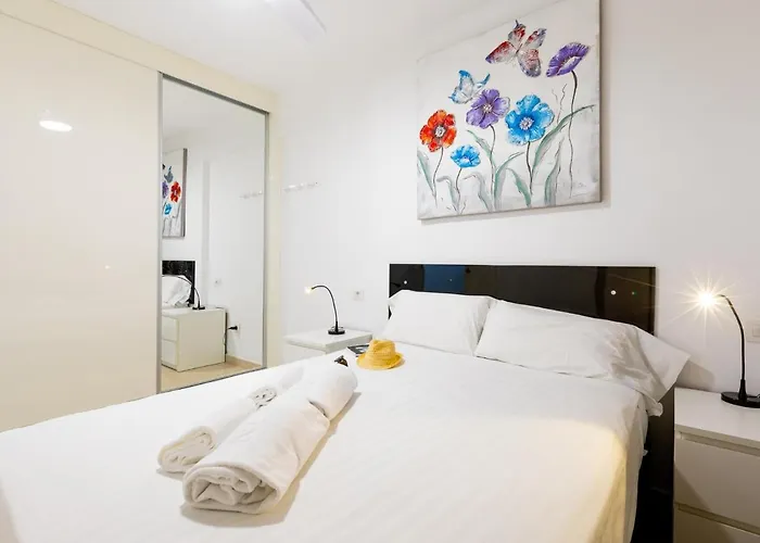 115 Acapulco Playa De Americas * Playa de las Americas (Tenerife)