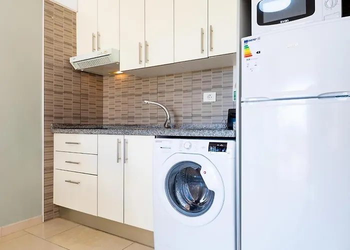 115 Acapulco Playa De Americas * Playa de las Americas (Tenerife)